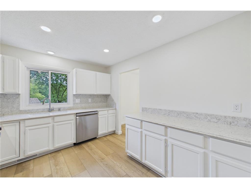 10460 Buckingham Drive Eden Prairie MN 55347 7077403 image16