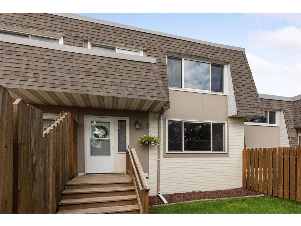 10466 W Bloomington Freeway, Bloomington, MN 55431 MLS 6246328