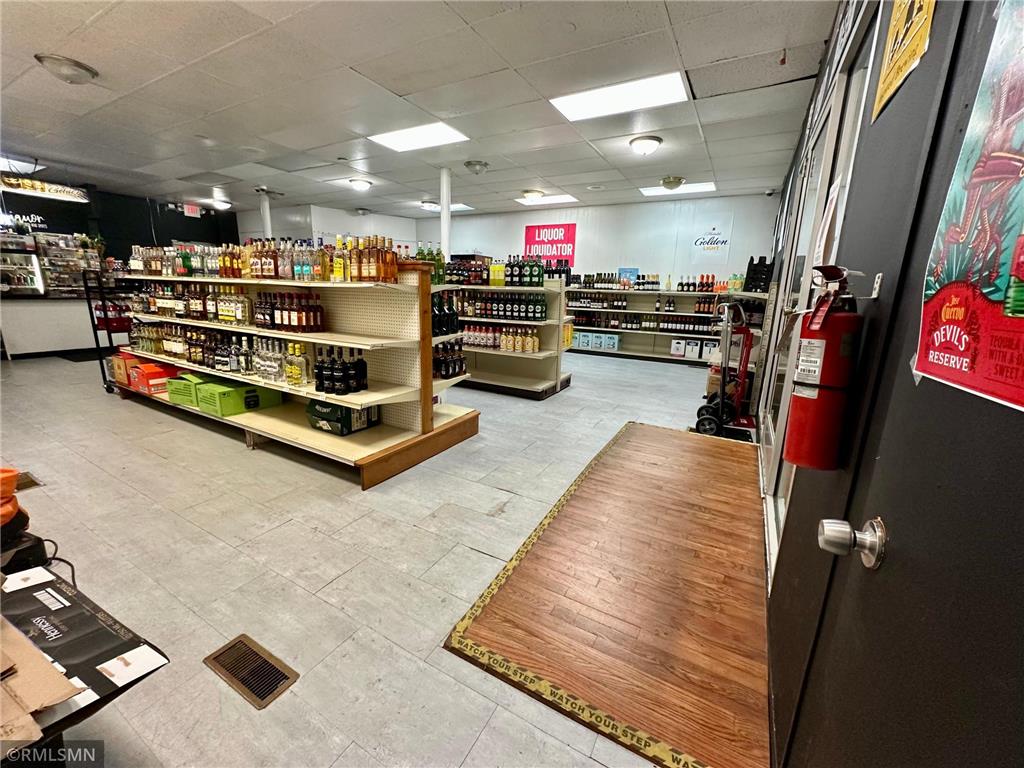 1047 Hudson Road Saint Paul MN 55106 7100284 image3