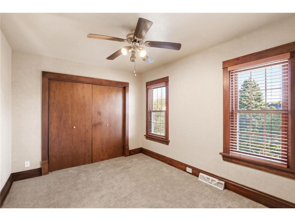 1047 JAMESON STEET Saint Paul MN 55103 6824111 image10