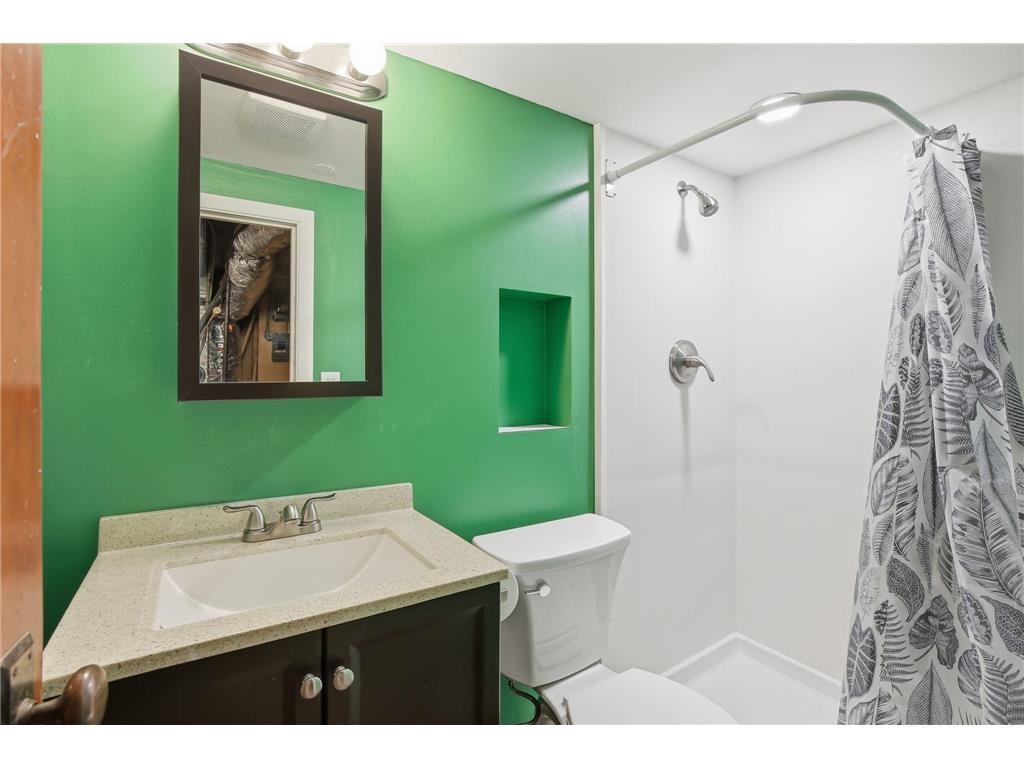 1047 JAMESON STEET Saint Paul MN 55103 6824111 image15