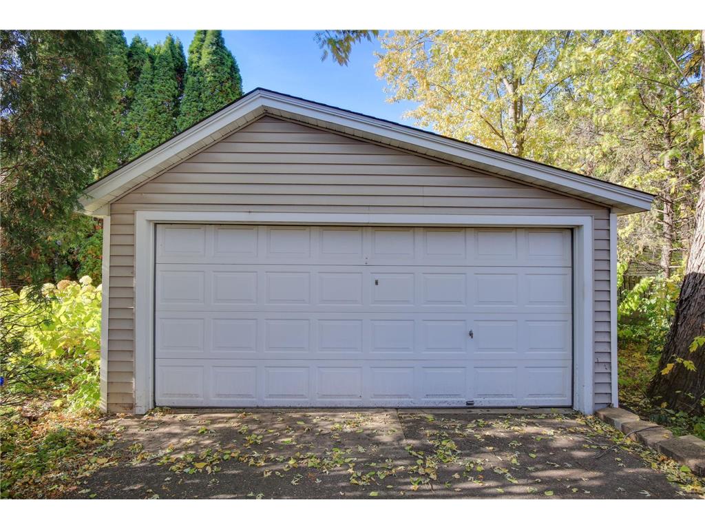 1047 JAMESON STEET Saint Paul MN 55103 6824111 image17