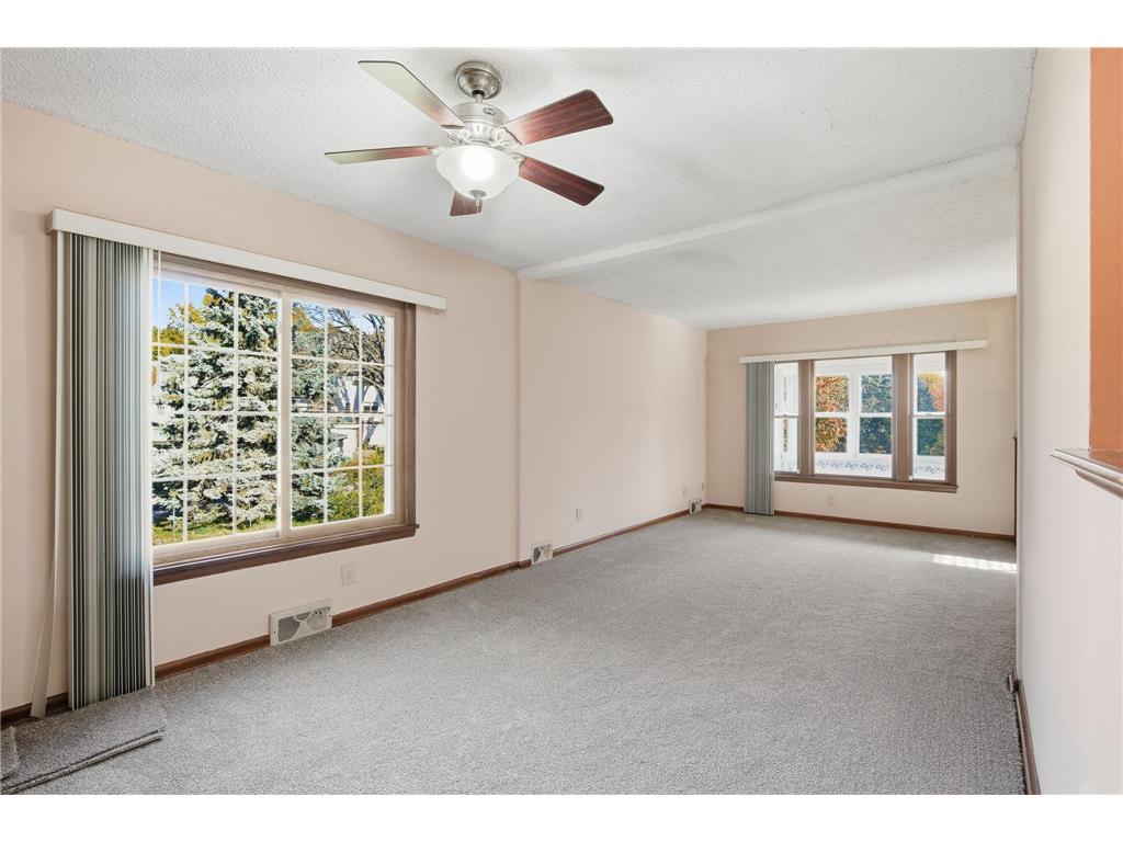 1047 JAMESON STEET Saint Paul MN 55103 6824111 image7