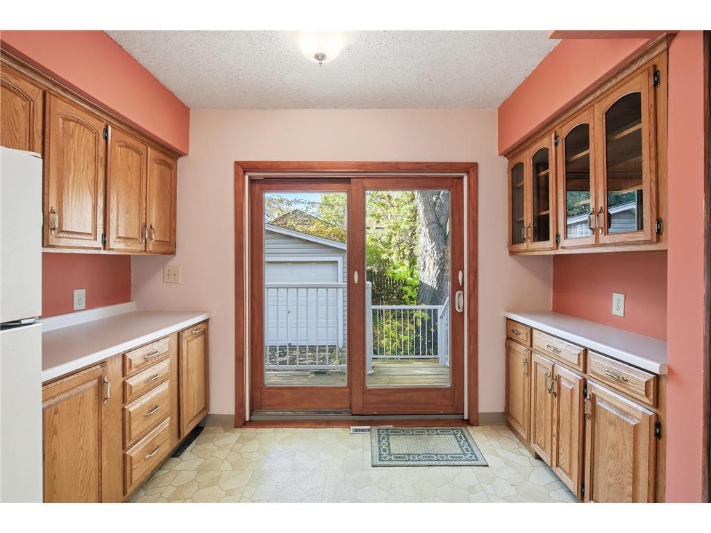 1047 JAMESON STEET Saint Paul MN 55103 6824111 image9