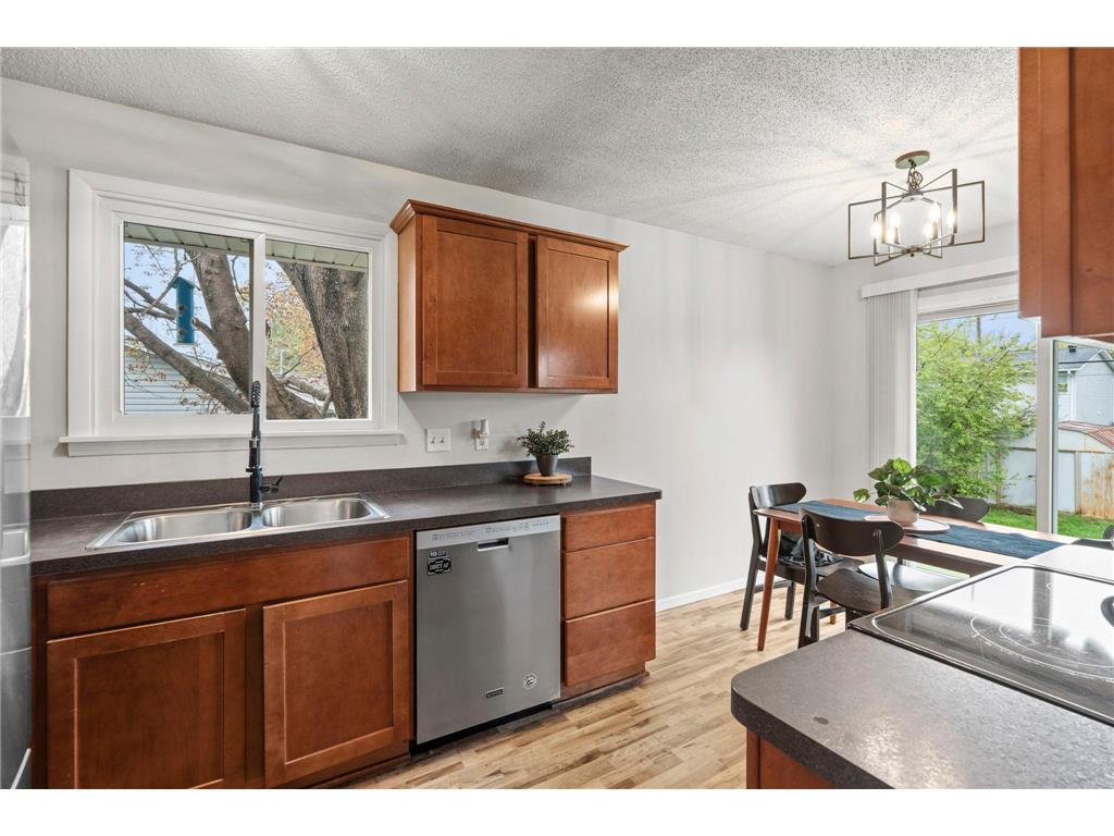 1047 Lowell Drive Apple Valley MN 55124 7091112 image11