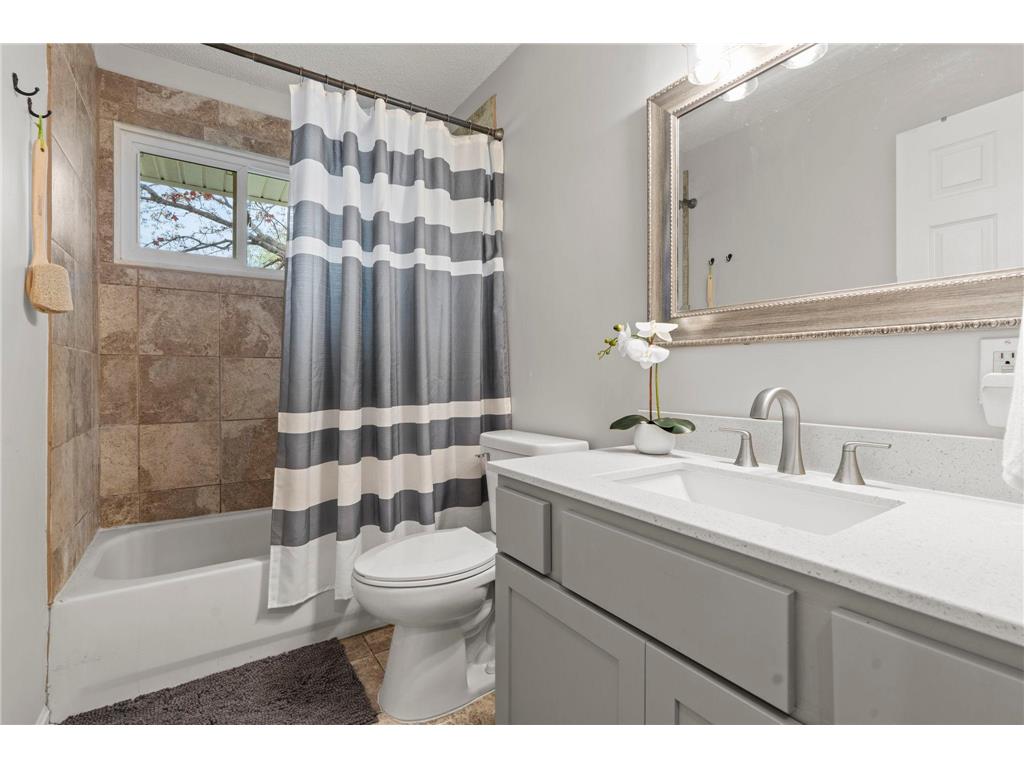 1047 Lowell Drive Apple Valley MN 55124 7091112 image19