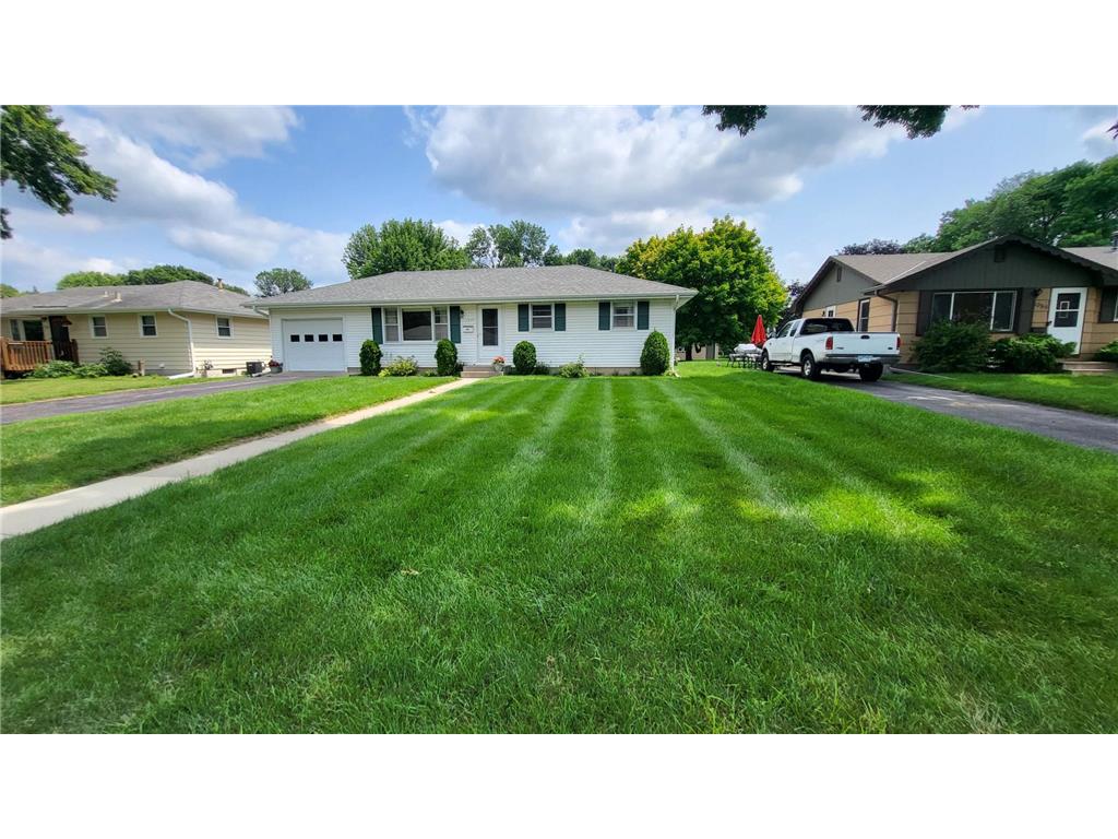 1047 Market Street S Shakopee MN 55379 6568833 image1