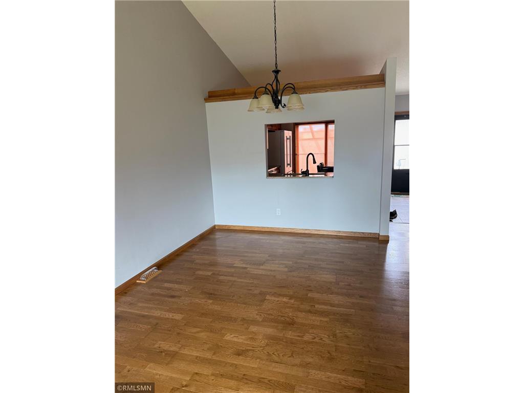 1048 109th Avenue NE Blaine MN 55434 7045946 image4