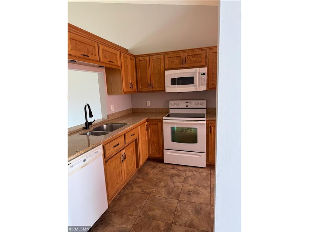 1048 109th Avenue NE Blaine MN 55434 7045946 image5