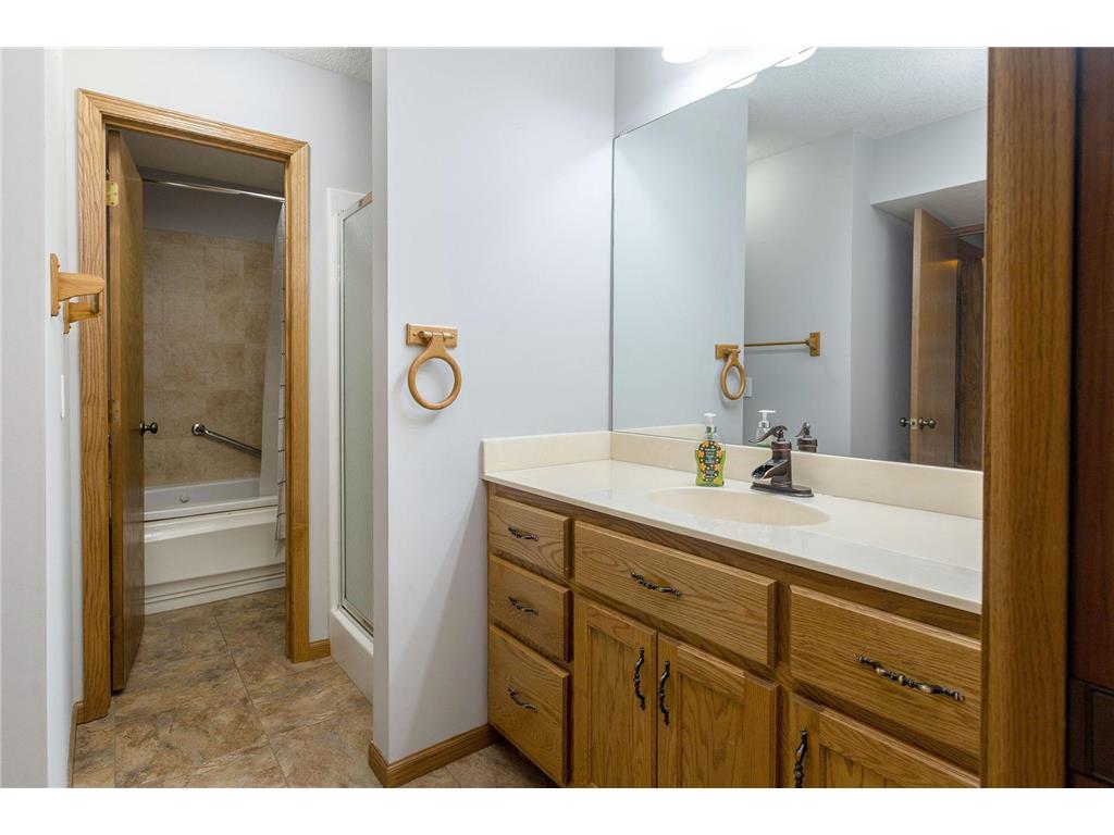 1048 109th Avenue NE Blaine MN 55434 7093795 image16