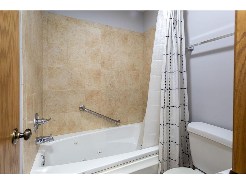 1048 109th Avenue NE Blaine MN 55434 7093795 image17