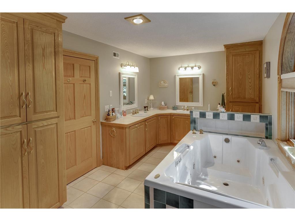 1048 County 11 NW Hackensack MN 56452 - Woman 6677658 image21