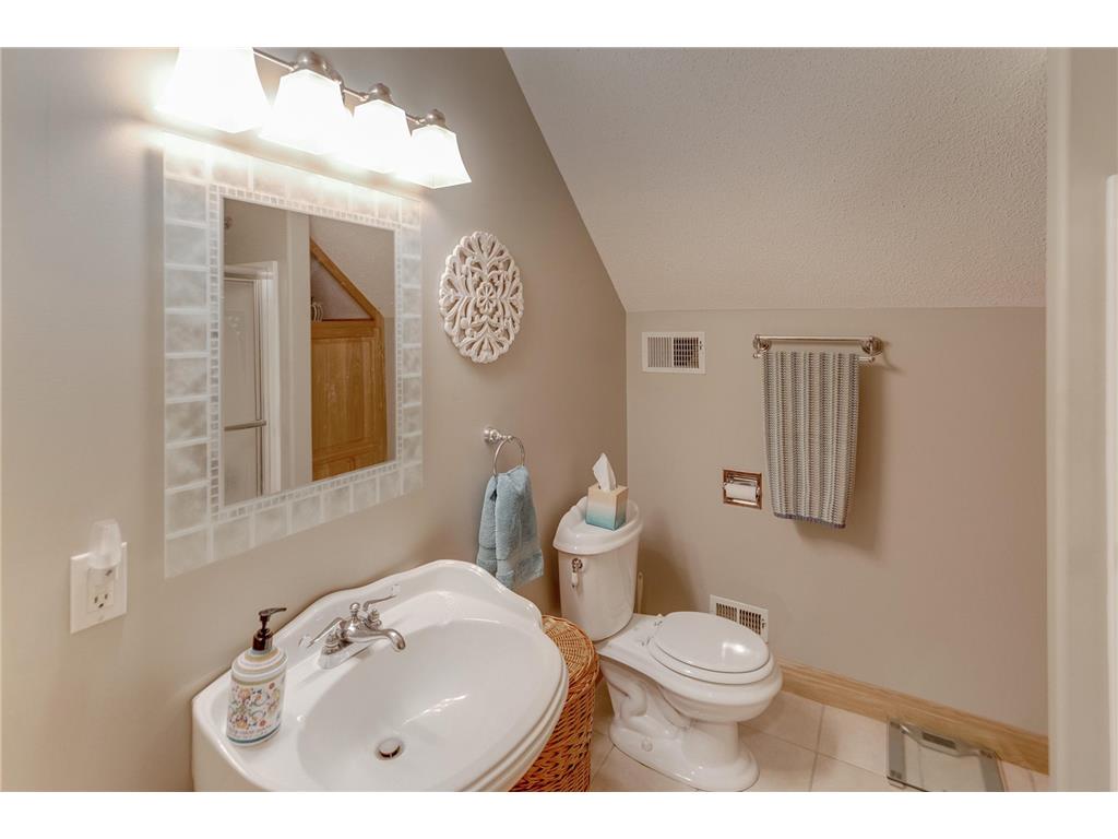 1048 County 11 NW Hackensack MN 56452 - Woman 6677658 image24