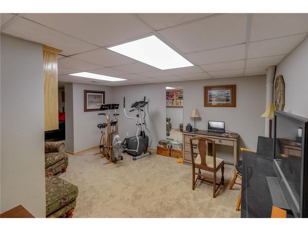 1048 County 11 NW Hackensack MN 56452 - Woman 6677658 image34