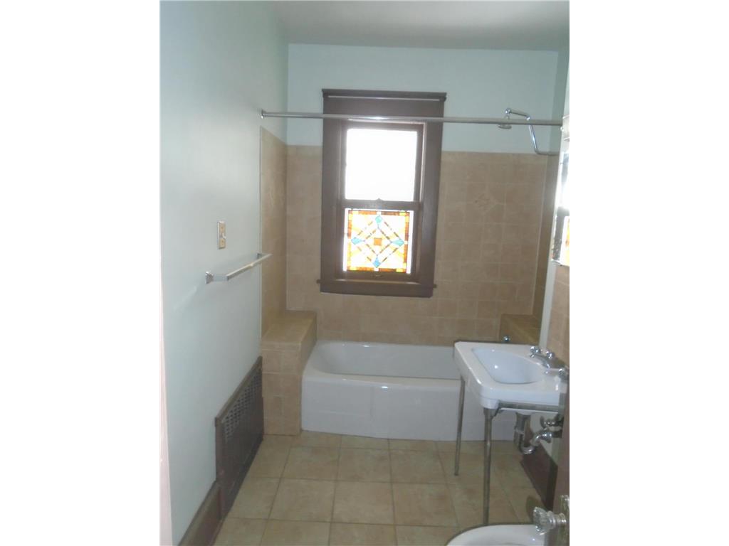 1048 Linwood Avenue Saint Paul MN 55105 6825338 image7