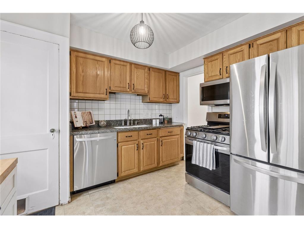 1048 Ottawa Avenue West Saint Paul MN 55118 7028744 image11