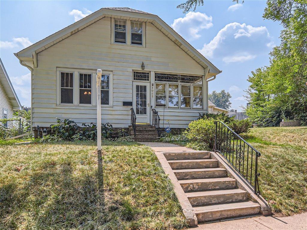 1048 Rose Avenue E Saint Paul MN 55106 6401210 image1