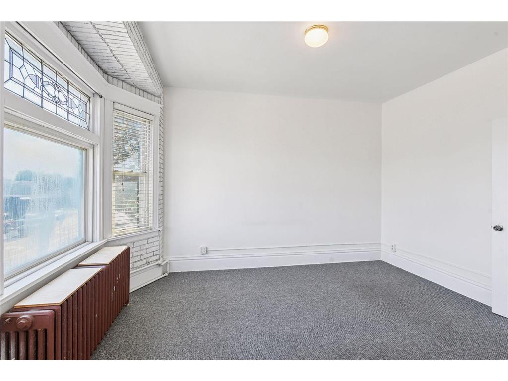 1049 7th Street W Saint Paul MN 55102 7061042 image10