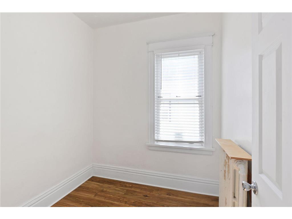 1049 7th Street W Saint Paul MN 55102 7061042 image14