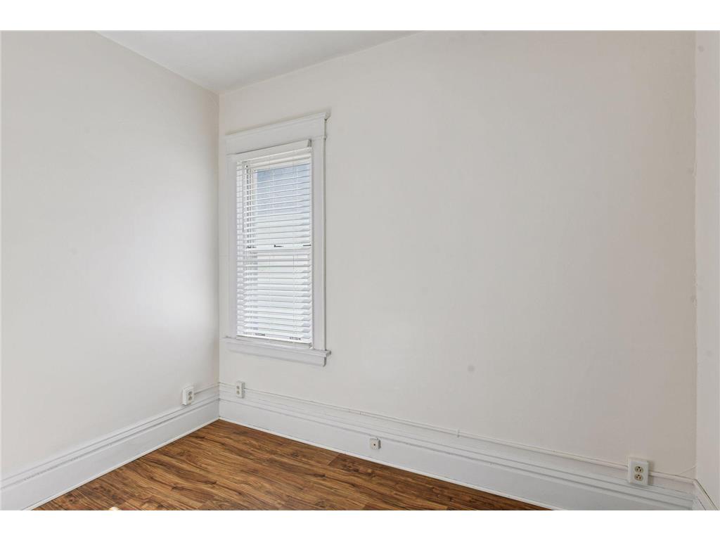 1049 7th Street W Saint Paul MN 55102 7061042 image15