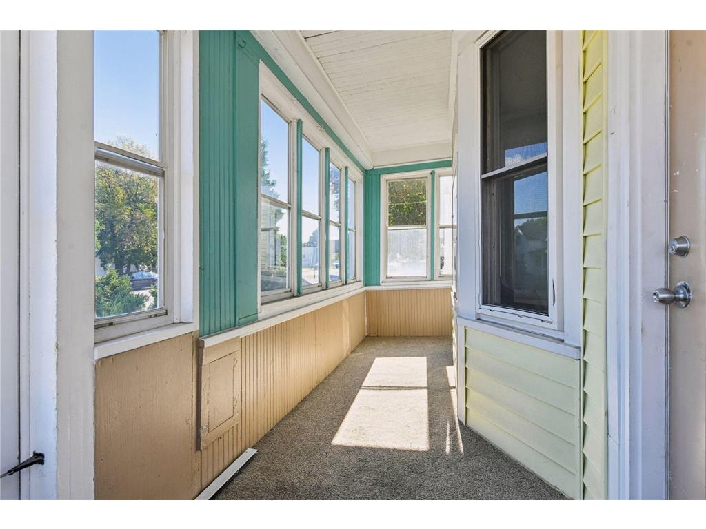1049 7th Street W Saint Paul MN 55102 7061042 image17