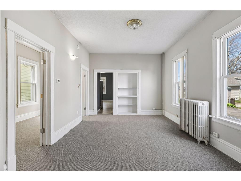 1049 7th Street W Saint Paul MN 55102 7061042 image20