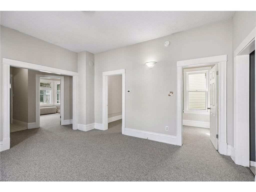 1049 7th Street W Saint Paul MN 55102 7061042 image22