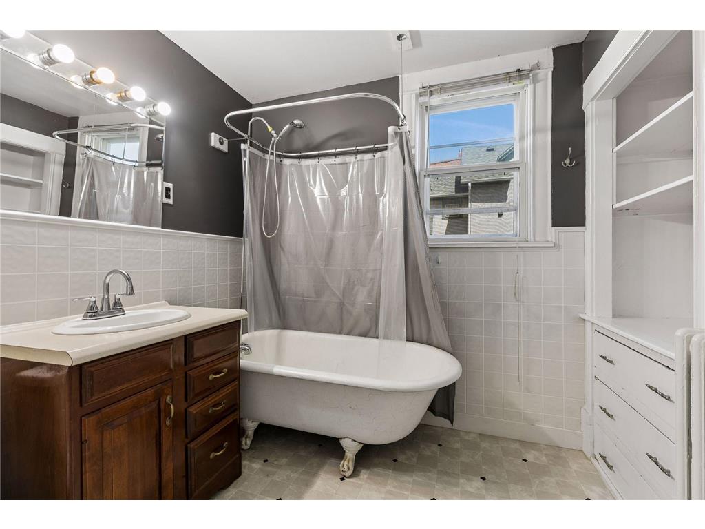 1049 7th Street W Saint Paul MN 55102 7061042 image27