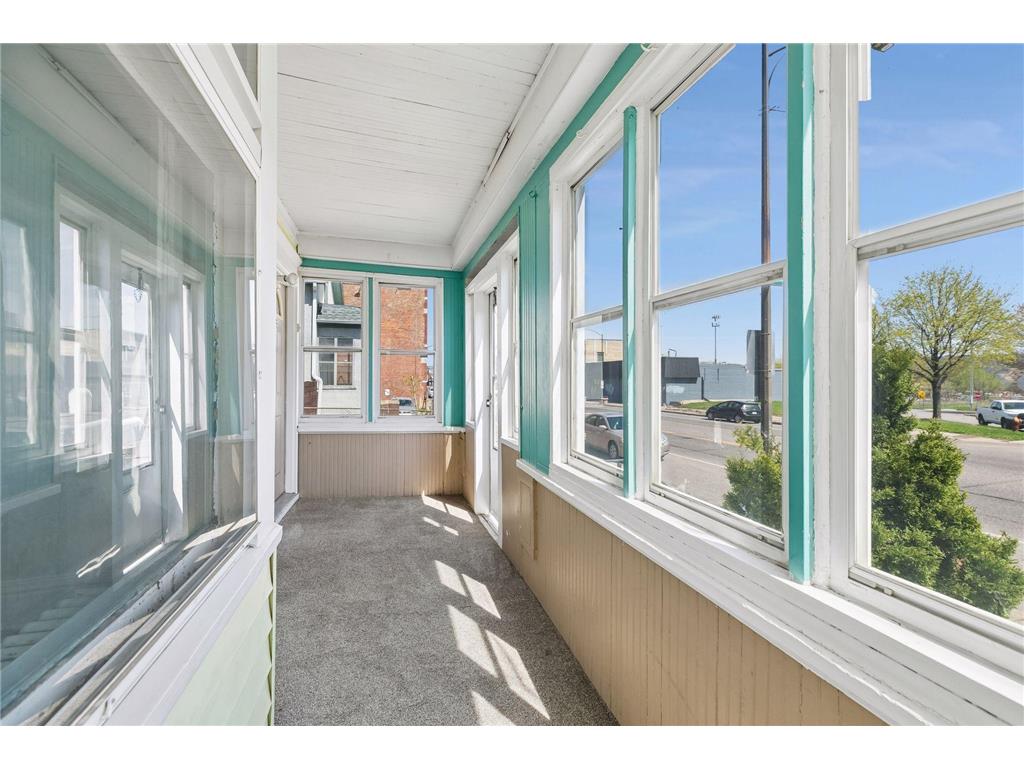 1049 7th Street W Saint Paul MN 55102 7061042 image37
