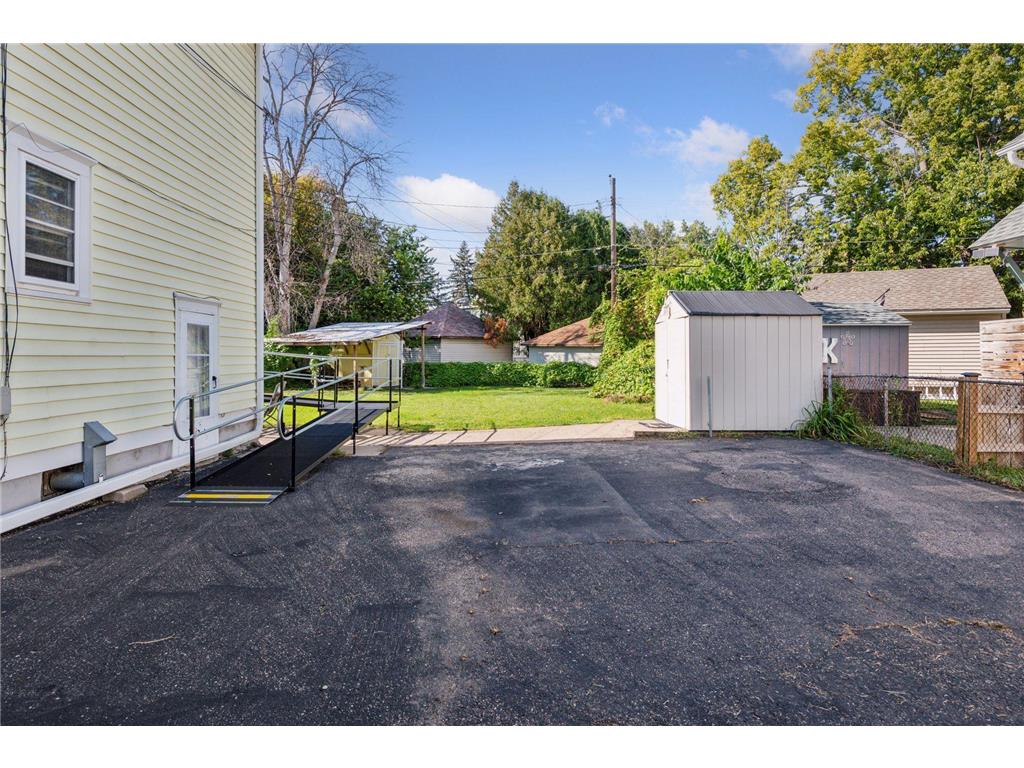 1049 7th Street W Saint Paul MN 55102 7061042 image44