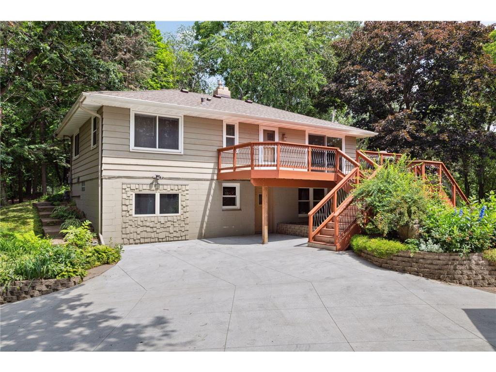 1049 McKnight Road S Saint Paul MN 55119 6409650 image1