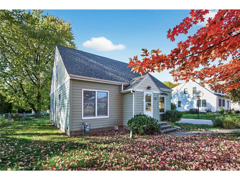 1049 Sterling Street N Maplewood MN 55119 6803116 image1