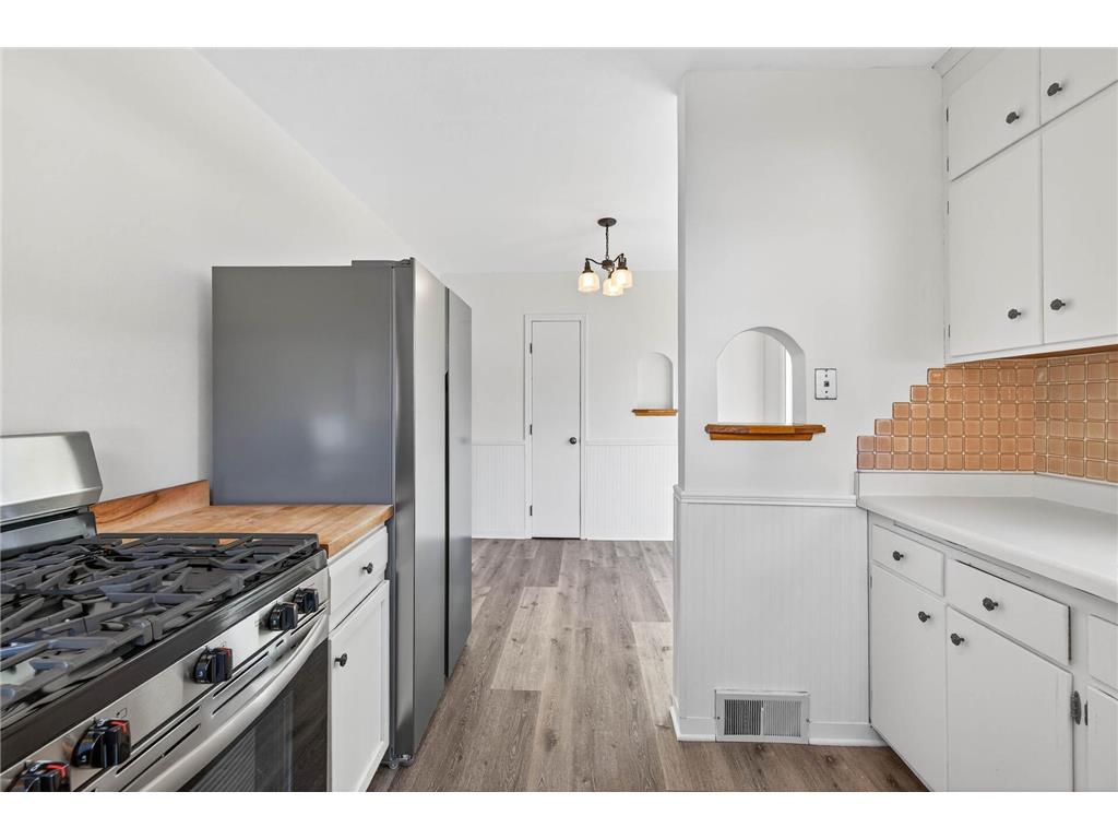 1049 Sterling Street N Maplewood MN 55119 6803116 image11