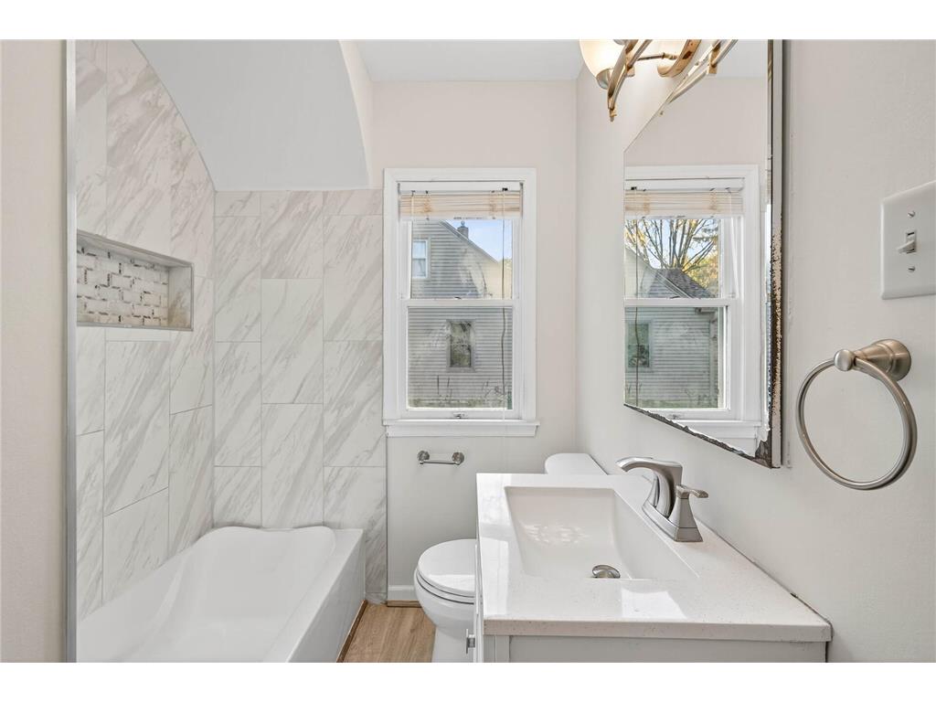 1049 Sterling Street N Maplewood MN 55119 6803116 image16