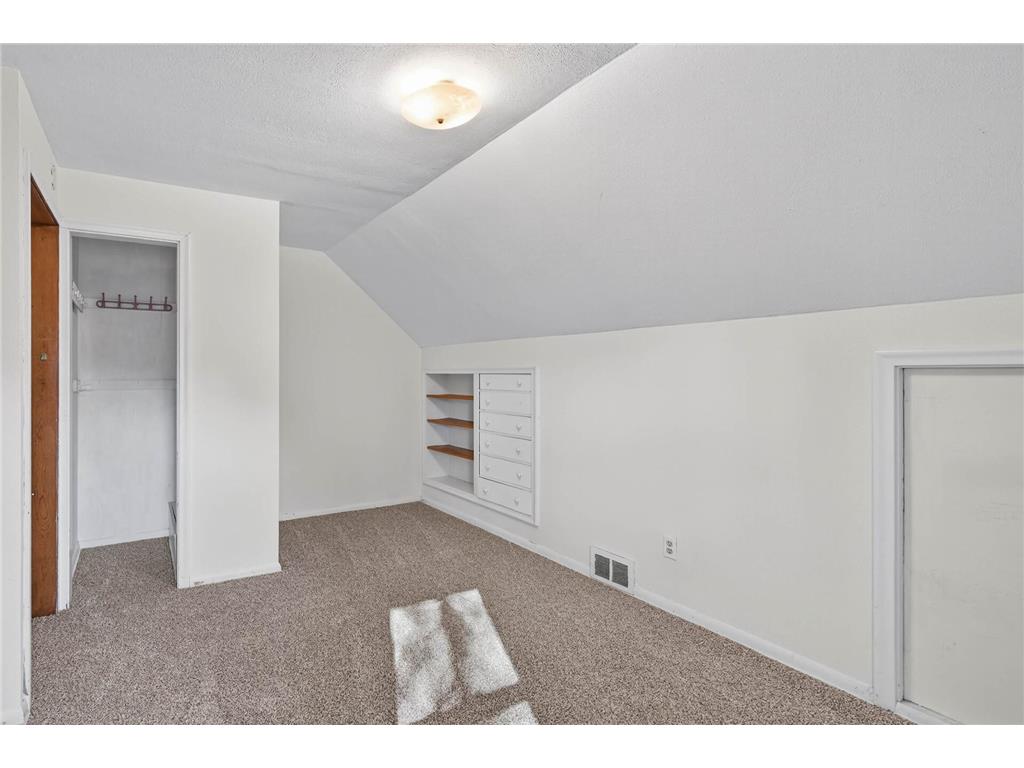 1049 Sterling Street N Maplewood MN 55119 6803116 image20