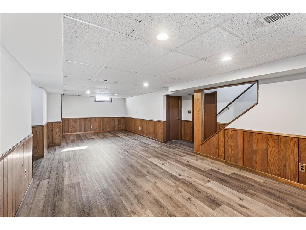 1049 Sterling Street N Maplewood MN 55119 6803116 image22