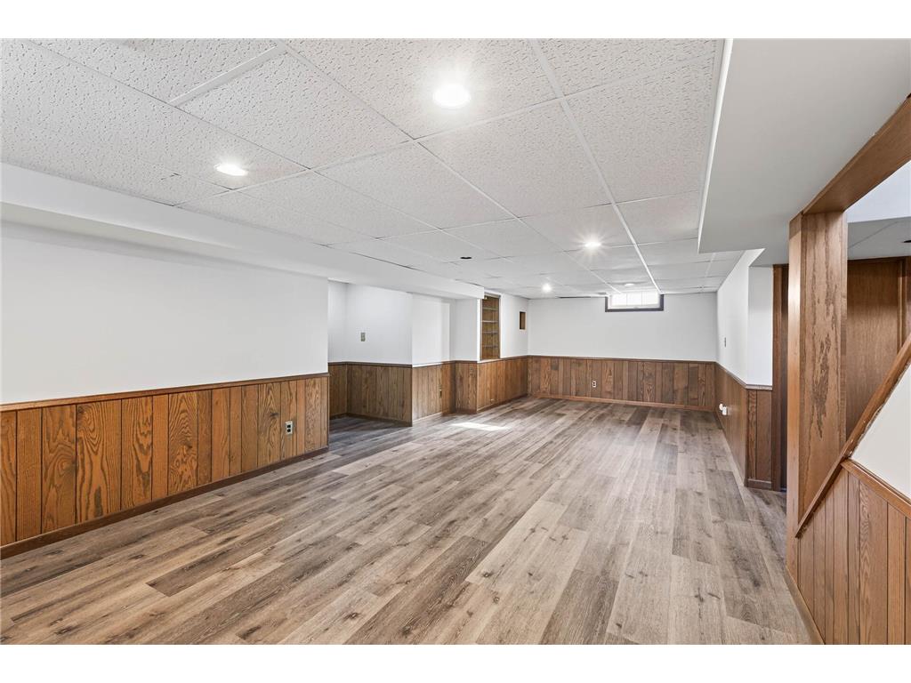 1049 Sterling Street N Maplewood MN 55119 6803116 image23