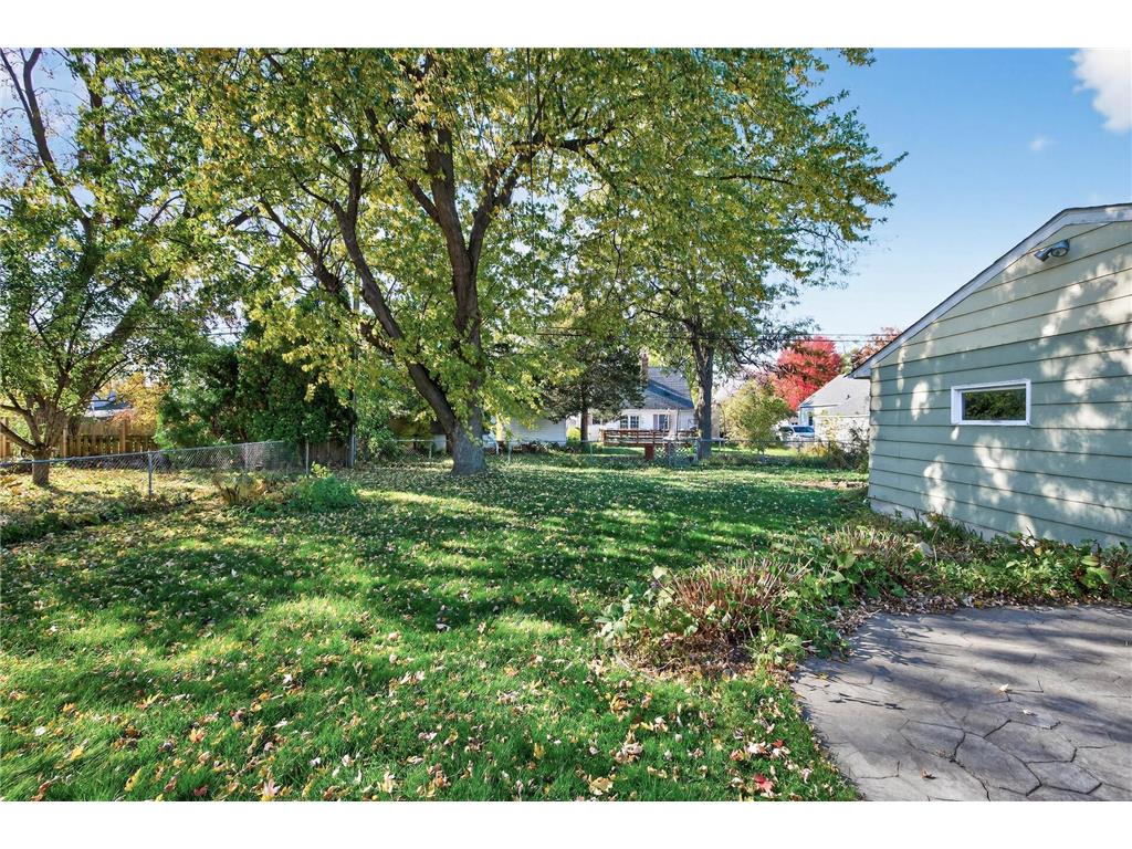 1049 Sterling Street N Maplewood MN 55119 6803116 image28