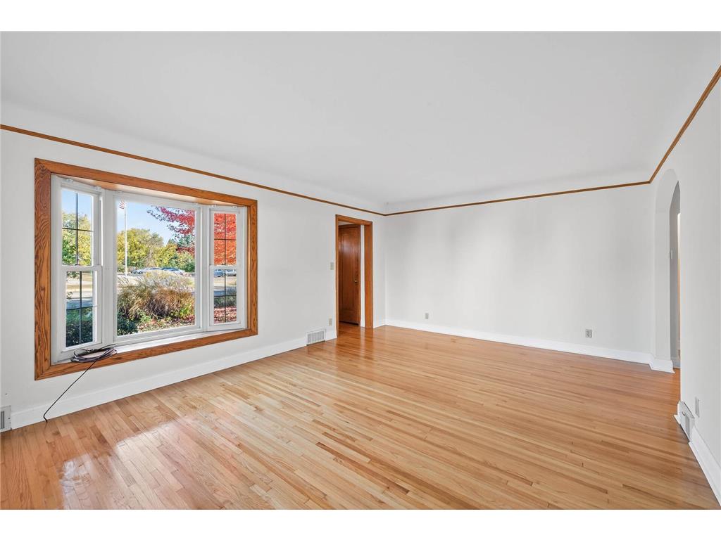 1049 Sterling Street N Maplewood MN 55119 6803116 image5