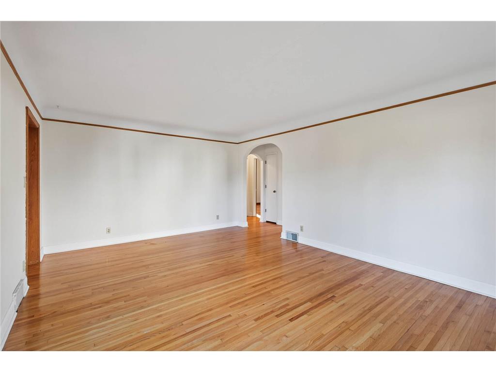 1049 Sterling Street N Maplewood MN 55119 6803116 image6