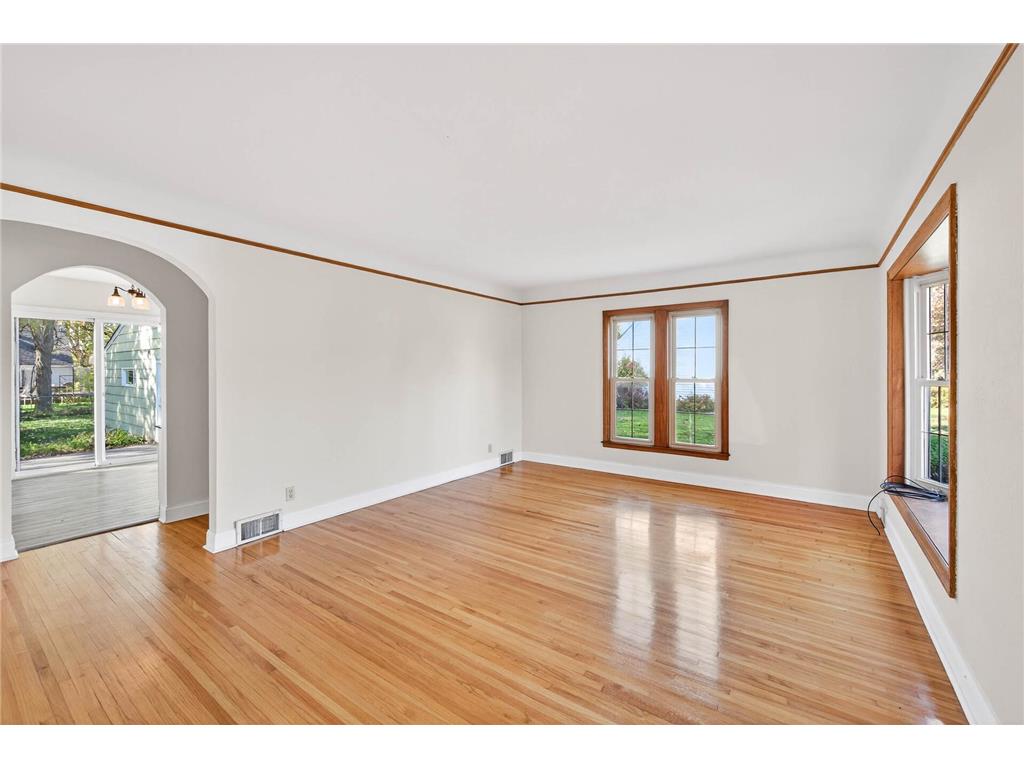 1049 Sterling Street N Maplewood MN 55119 6803116 image7