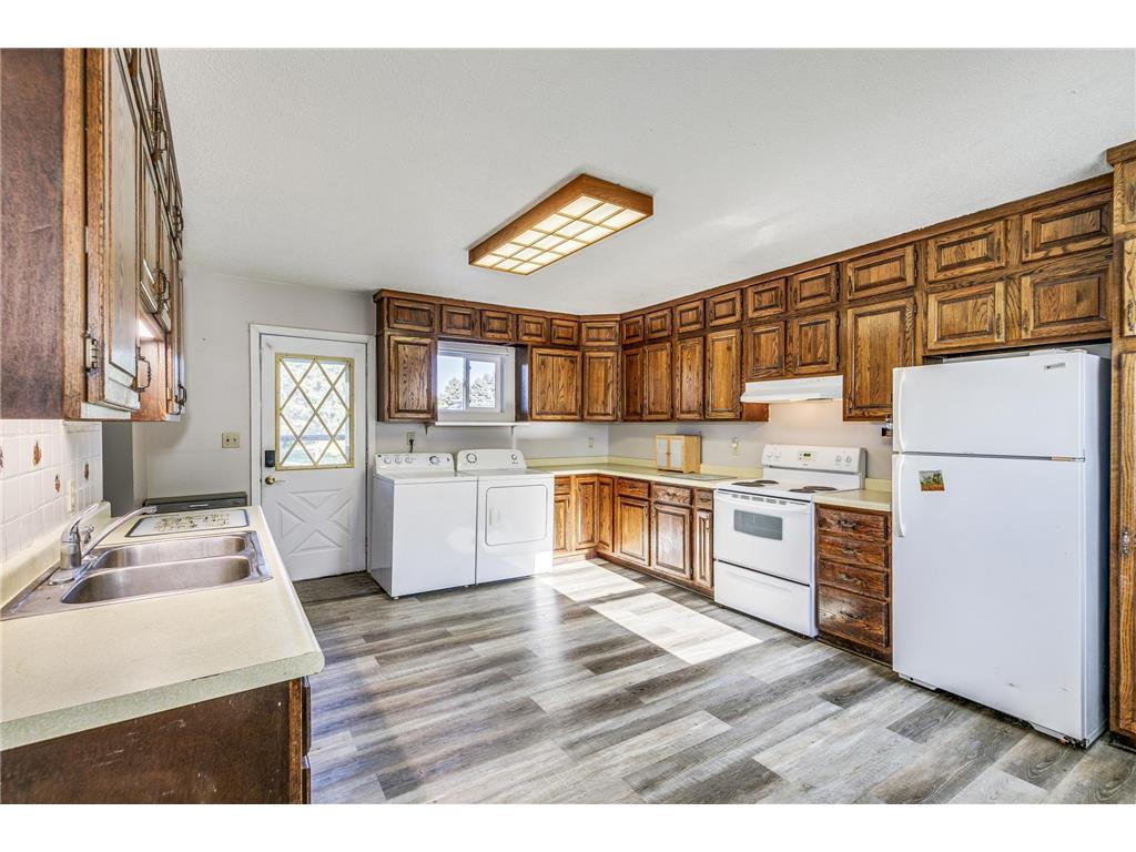 105 10th Street NW Plainview MN 55964 6777315 image1