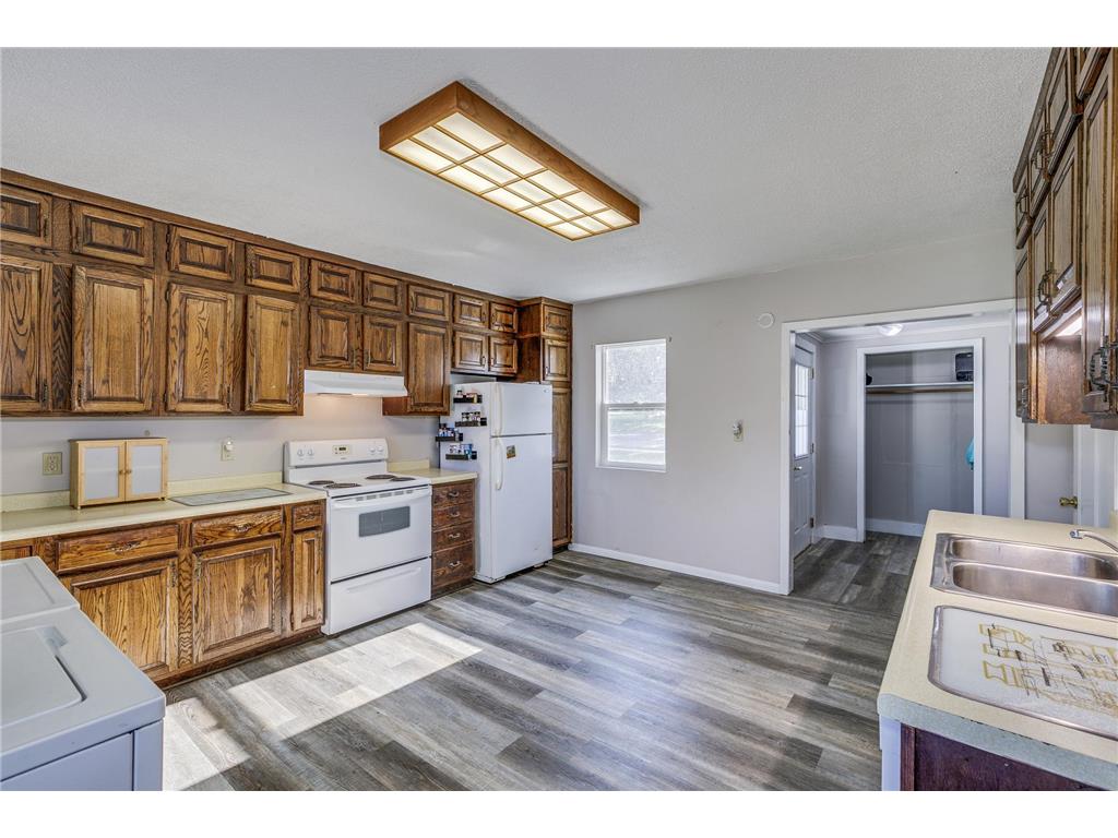 105 10th Street NW Plainview MN 55964 6777315 image3