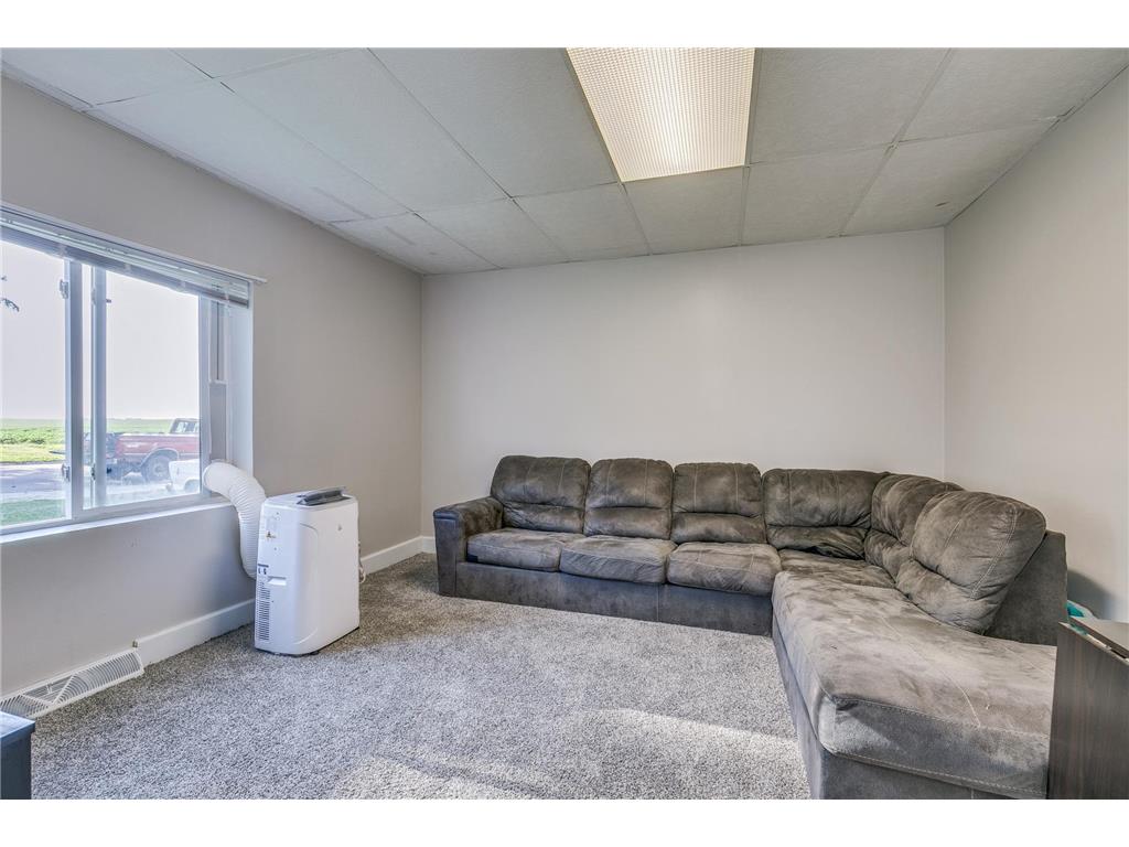105 10th Street NW Plainview MN 55964 6777315 image5
