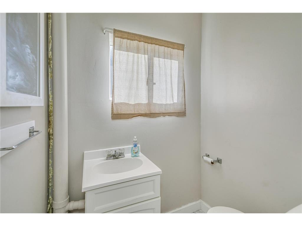 105 10th Street NW Plainview MN 55964 6777315 image8