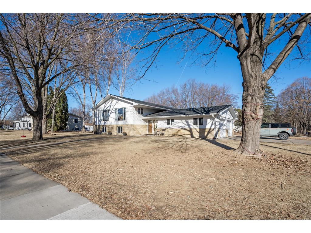 105 6th Street W Jordan MN 55352 6652598 image1