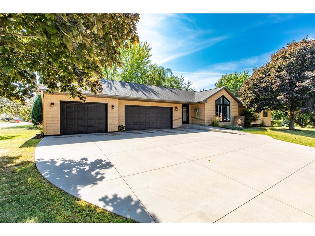 105 8th Avenue NW Plainview MN 55964 6434162 image1