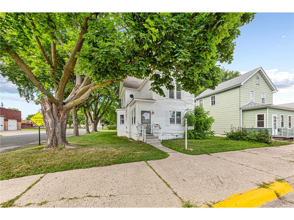 105 Ash Avenue SW Montgomery MN 56069 7100335 image2