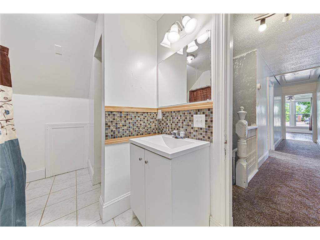 105 Ash Avenue SW Montgomery MN 56069 7100335 image27