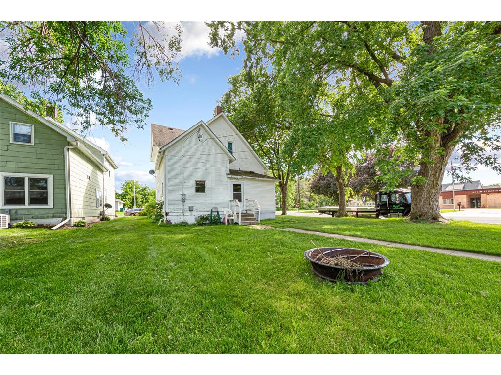 105 Ash Avenue SW Montgomery MN 56069 7100335 image9